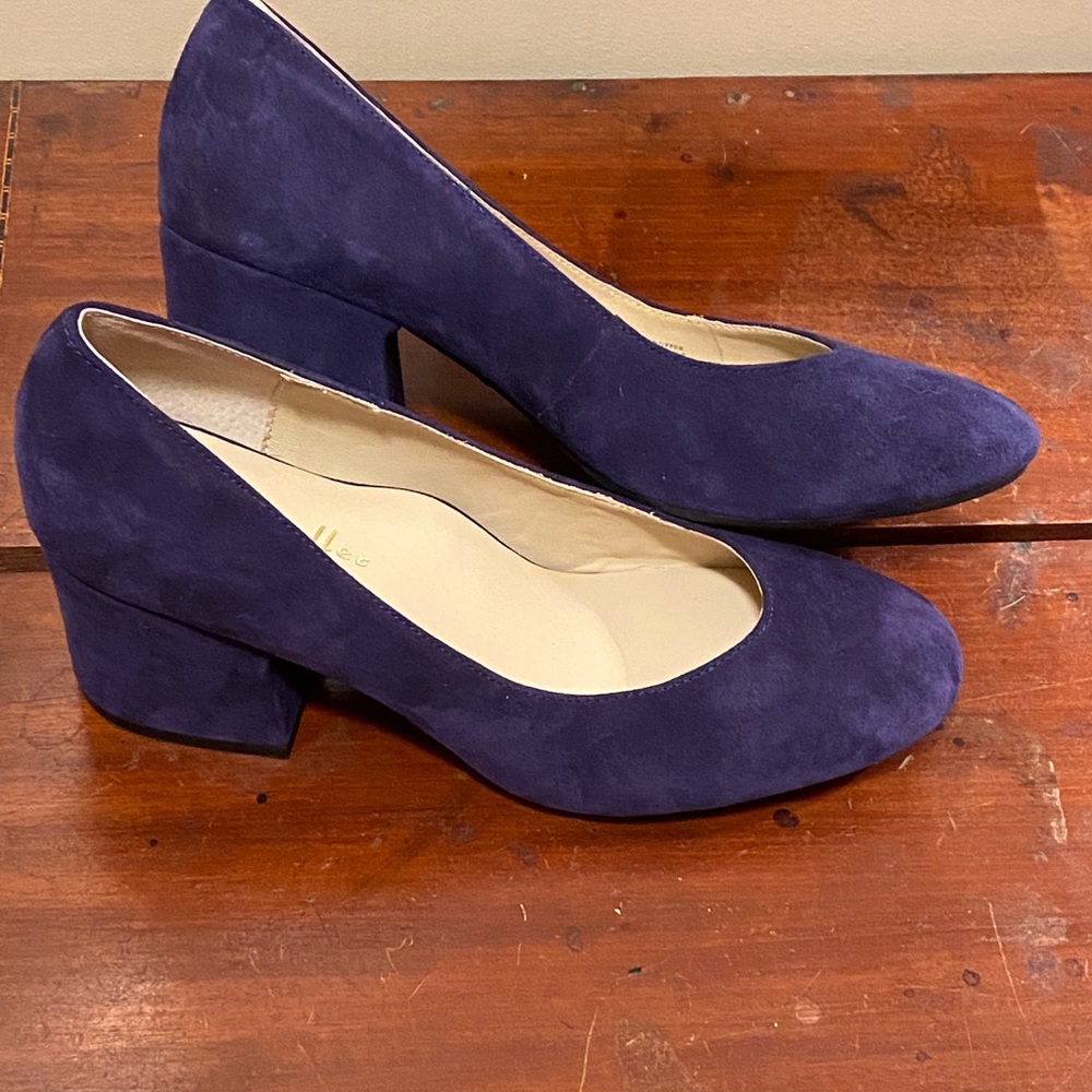 bettye muller concept “Genny” suede pumps